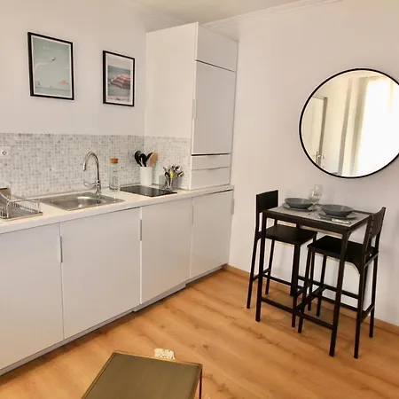 Apartment Lovely Renovated Golden Square Pedestrian Nice